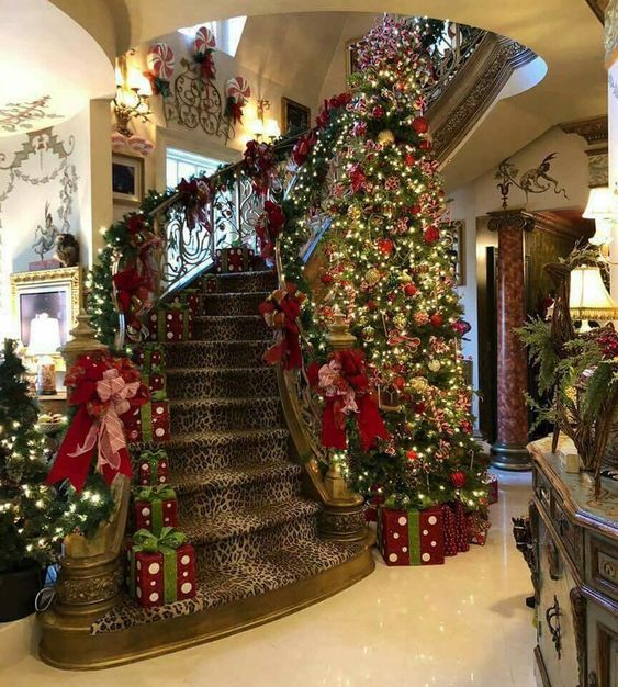 12 Diy House Holiday Decoration Ideas Easy To Do Christmas Decorations Diy Outdoor Christmas Staircase Decor Easy Christmas Diy